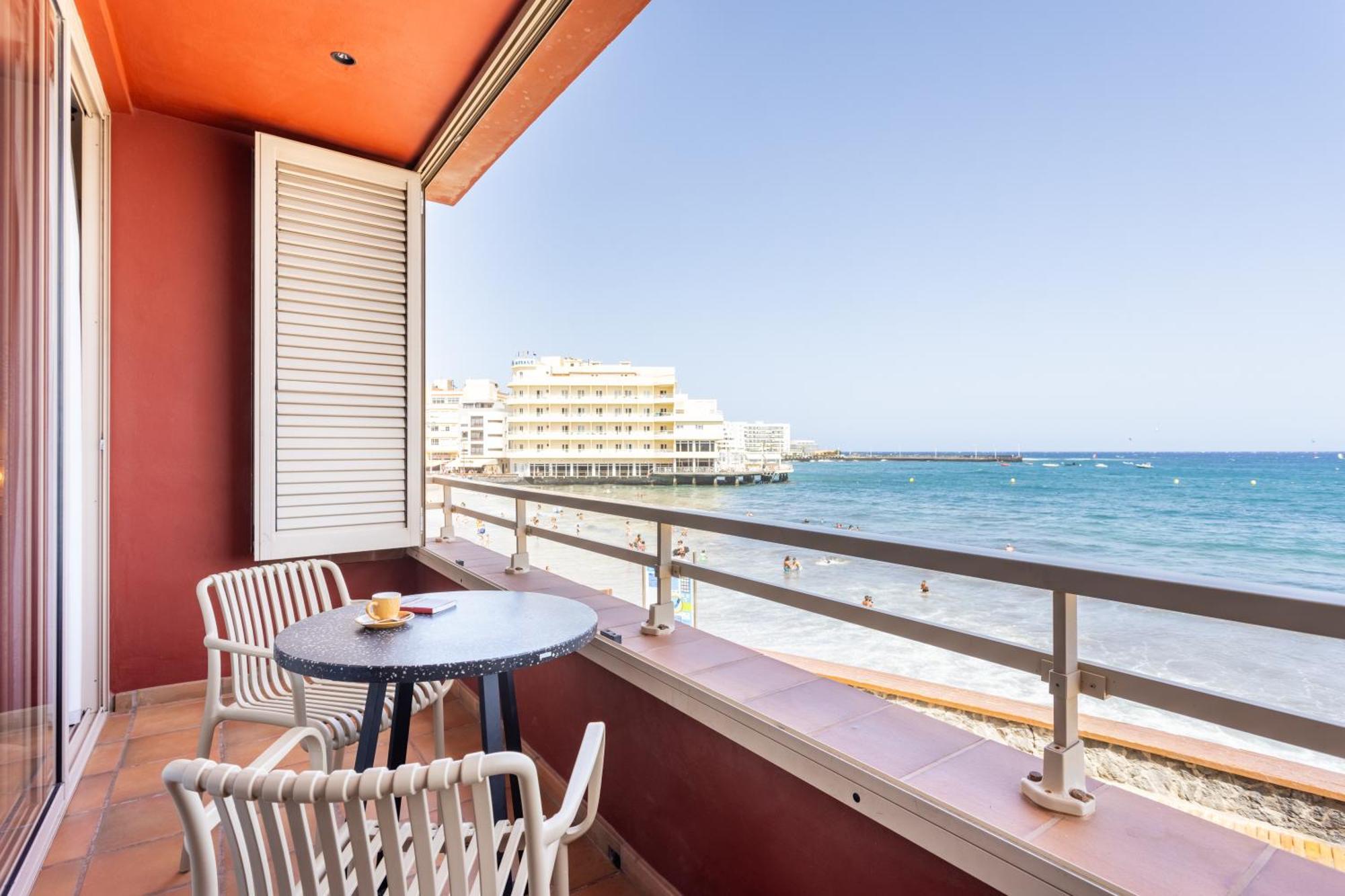 Spectacular Beachfront Loft-Style Casa Corina II El Médano Exterior foto